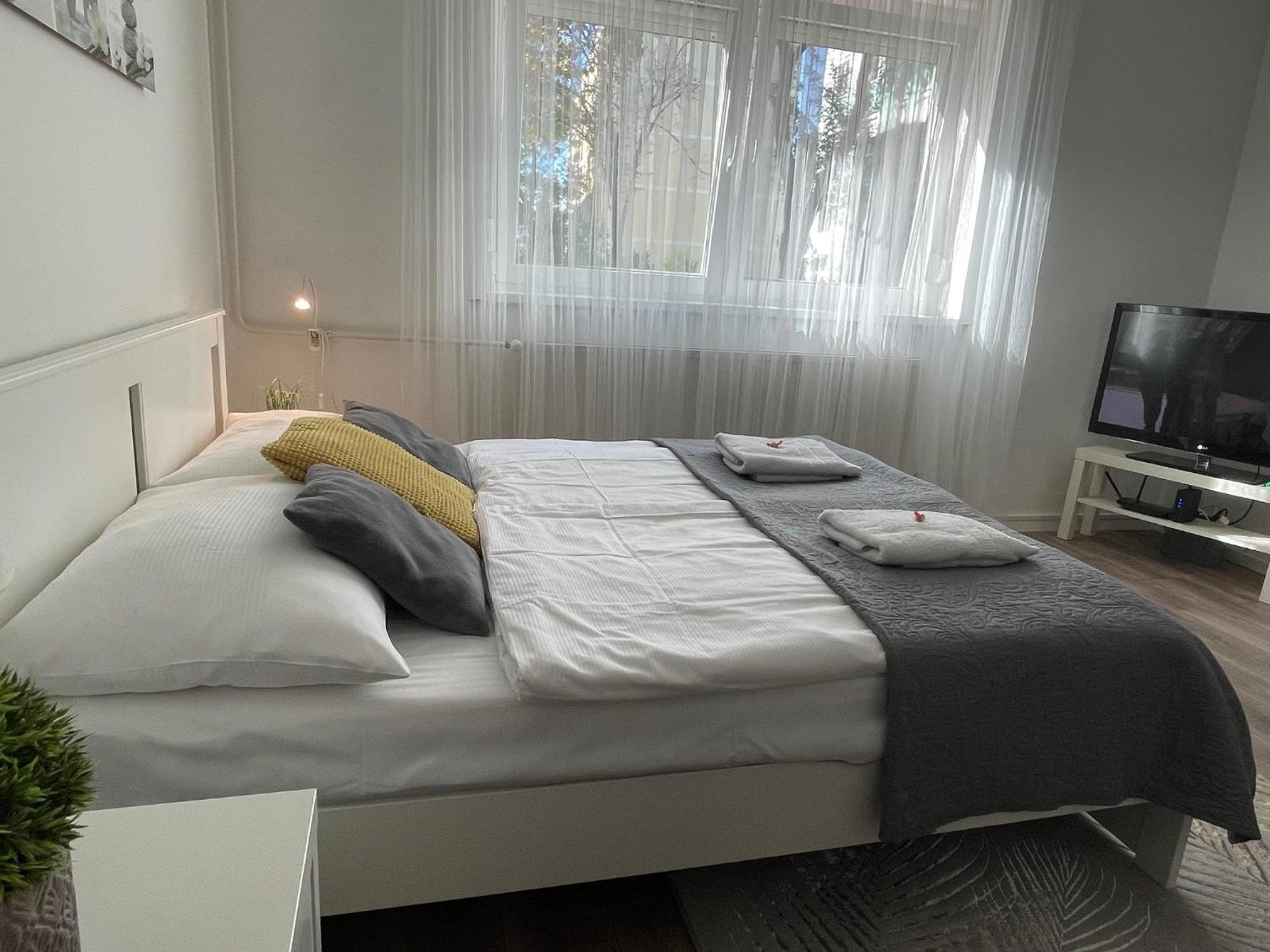 Magnolia Apartman เยอร์ ภายนอก รูปภาพ